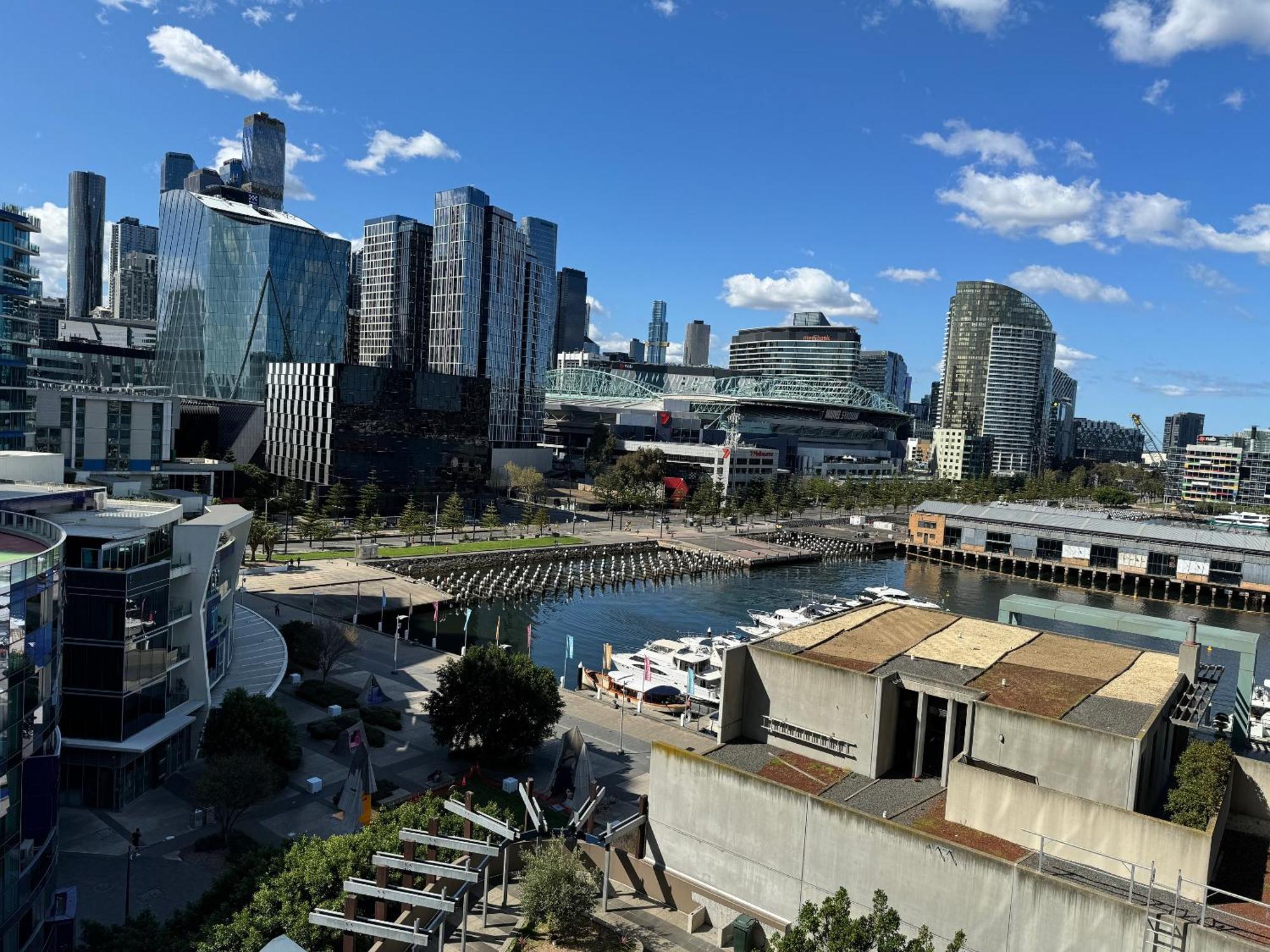 Akom At Docklands Melbourne Exterior foto