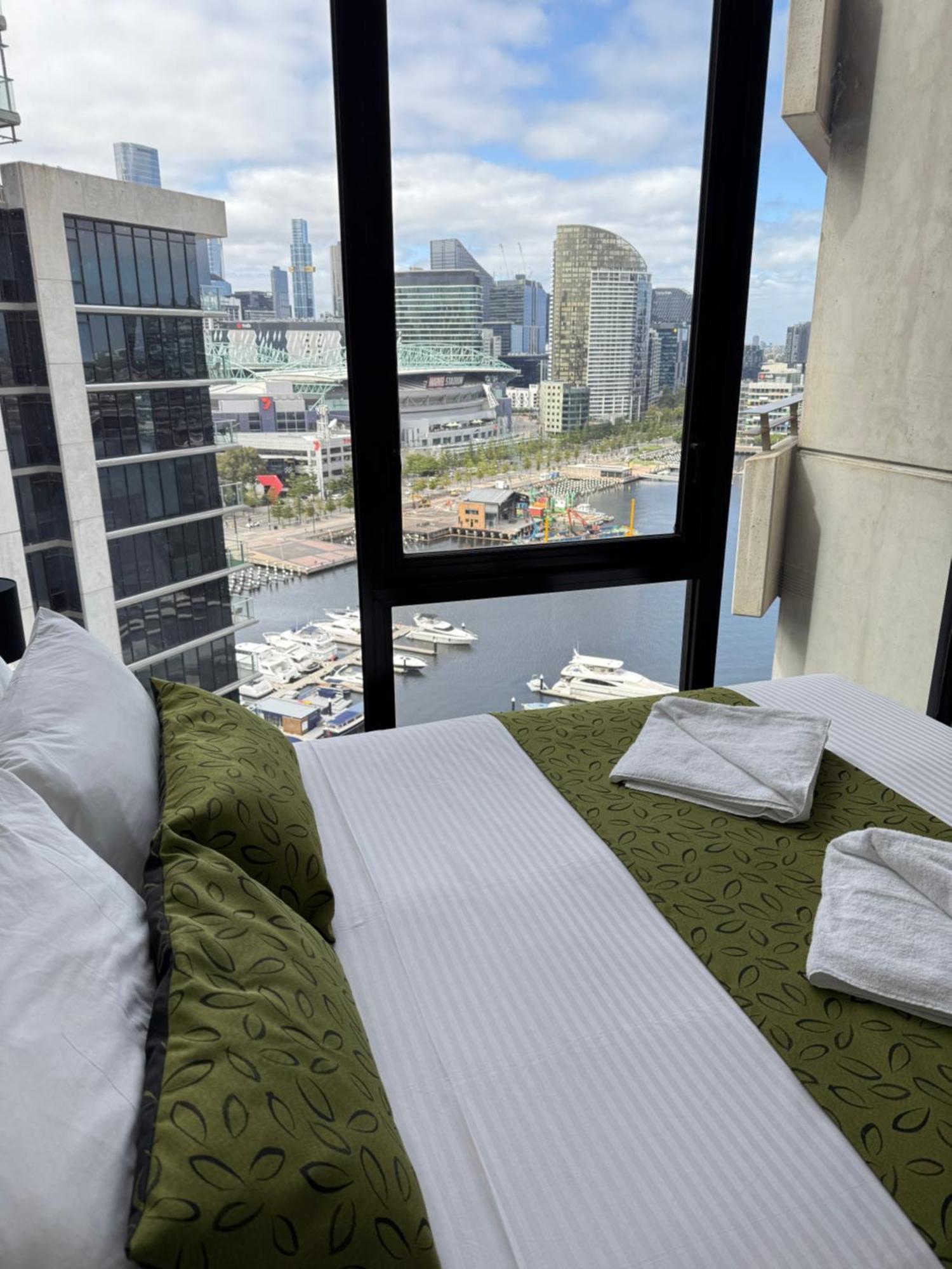 Akom At Docklands Melbourne Exterior foto